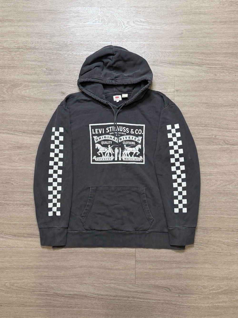 Leviās Two Horse Checkerboard Sleeve Oversized Hoodie š